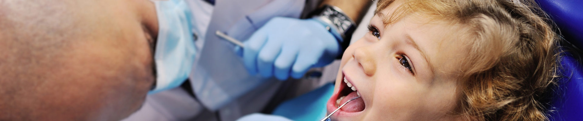 Un enfant chez le dentiste - 100% santé dentaire