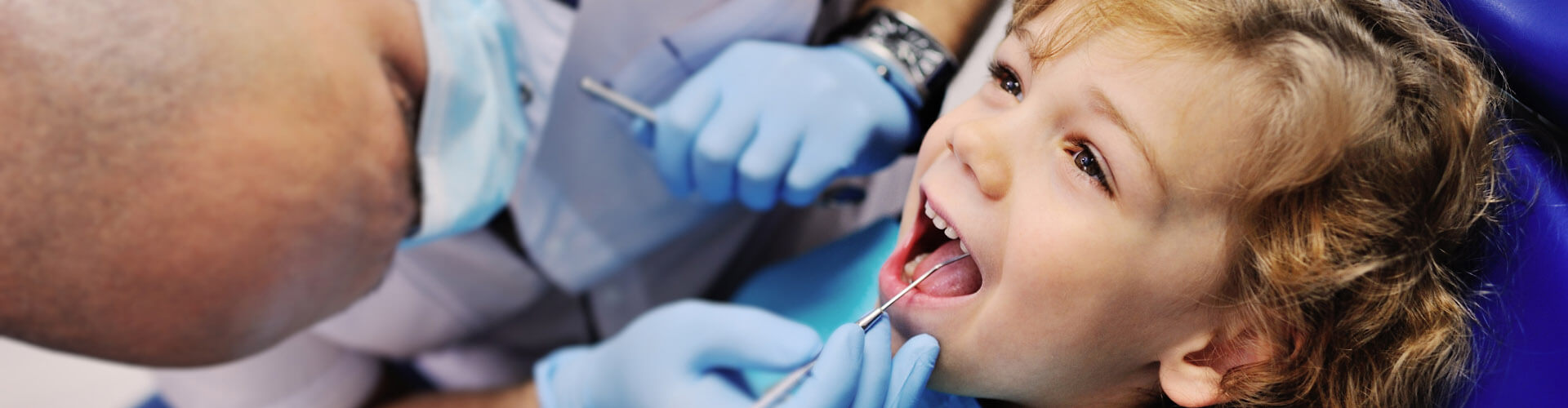 Un enfant chez le dentiste - 100% santé dentaire