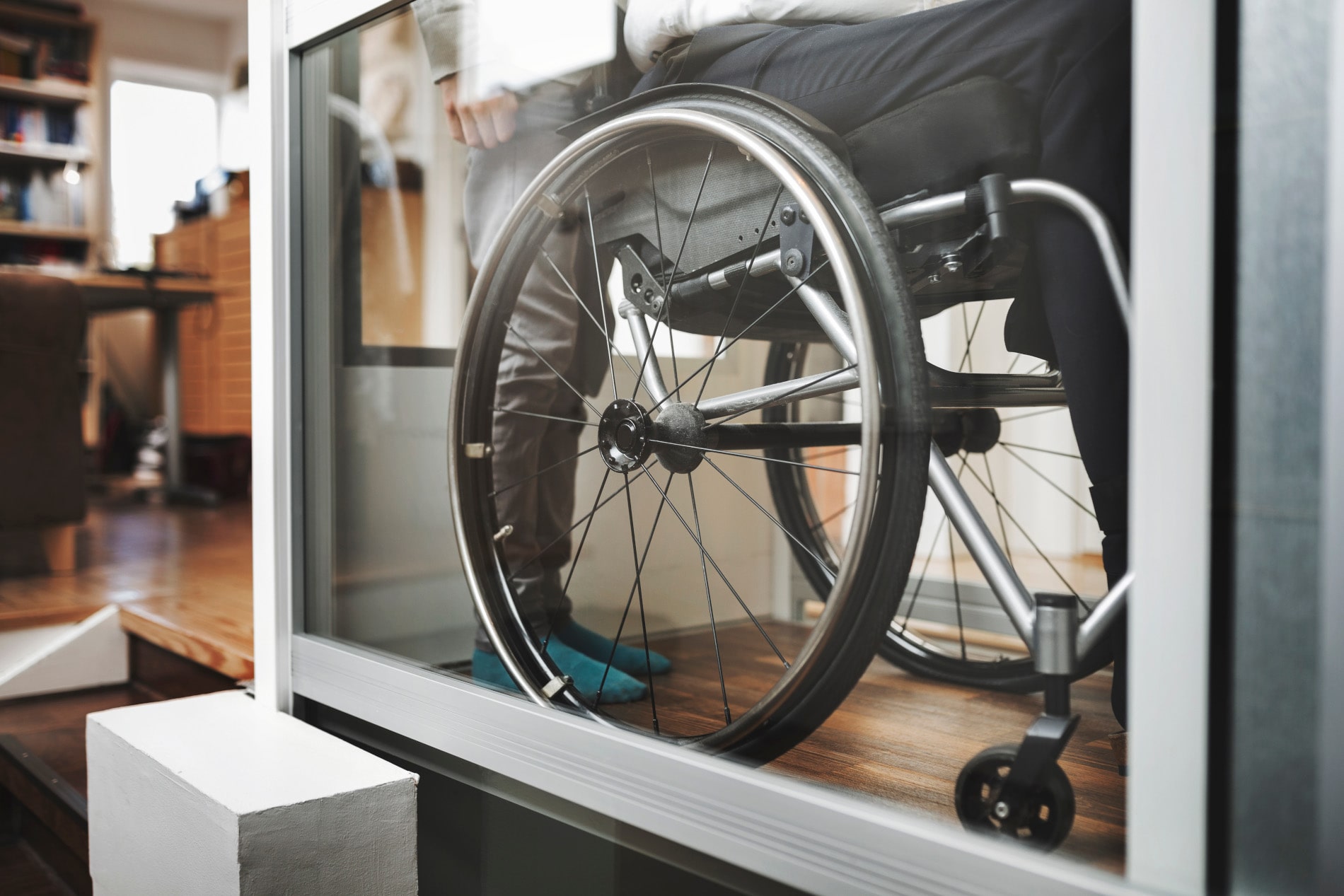 Dépendance -Ascenseur spéciale pour fauteuil roulant