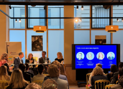 Prise de parôle d'un groupe lors de l'événement club tendance RH Epargne Entreprise